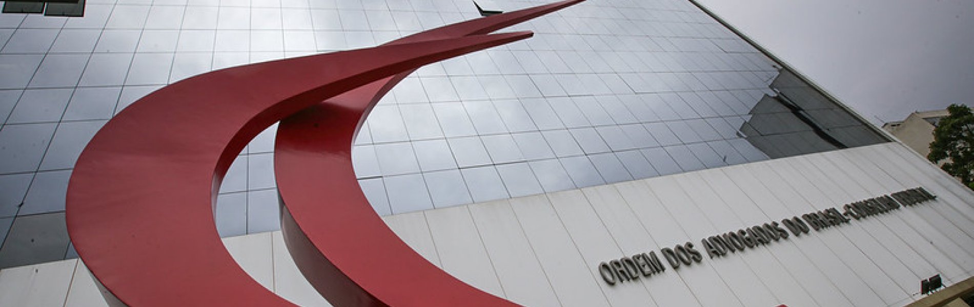 [OAB divulga nota pública sobre crise no STF]
