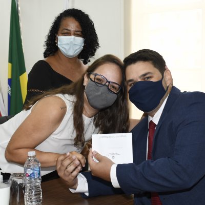 [Com mesa formada por mulheres, Seccional entrega carteiras da OAB]