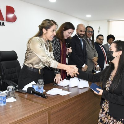 [06-06-2022 - OAB-BA entrega mais de 80 carteiras a jovens advogados e advogadas]