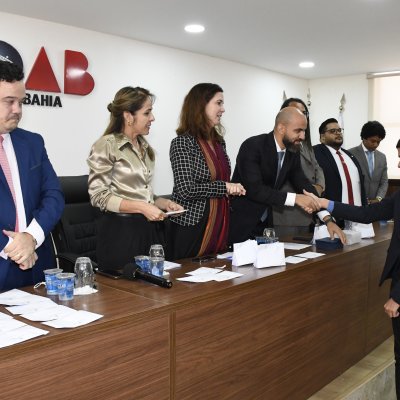 [06-06-2022 - OAB-BA entrega mais de 80 carteiras a jovens advogados e advogadas]