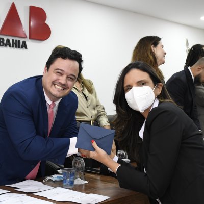 [06-06-2022 - OAB-BA entrega mais de 80 carteiras a jovens advogados e advogadas]