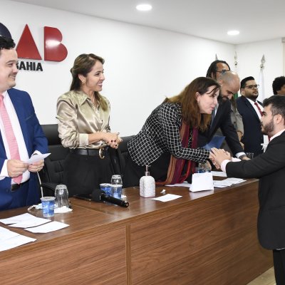 [06-06-2022 - OAB-BA entrega mais de 80 carteiras a jovens advogados e advogadas]