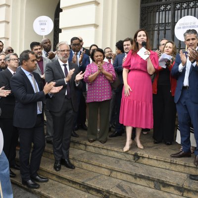 [Ato pela Valorização da Advocacia reuniu advogadas e advogados de toda a Bahia no Fórum Ruy Barbosa]