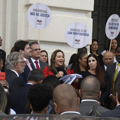 [Ato pela Valorização da Advocacia reuniu advogadas e advogados de toda a Bahia no Fórum Ruy Barbosa]