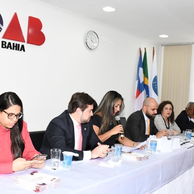 [ Em auditório lotado, 59 bacharéis recebem carteira da OAB]
