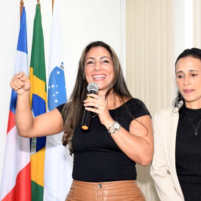 [ Em auditório lotado, 59 bacharéis recebem carteira da OAB]