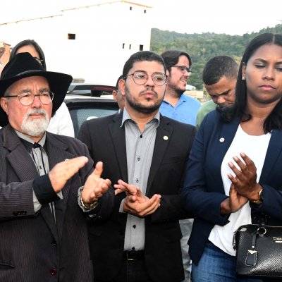 [OAB-BA desagravou advogado Pablo Paixão em frente ao Comando da PM em Gandu]