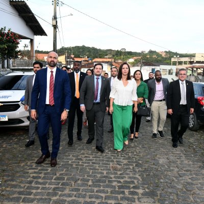 [OAB-BA desagravou advogado Pablo Paixão em frente ao Comando da PM em Gandu]