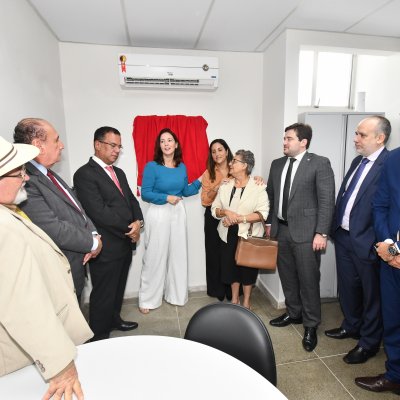 [OAB da Bahia inaugura sala da advocacia no Fórum de Gandu]