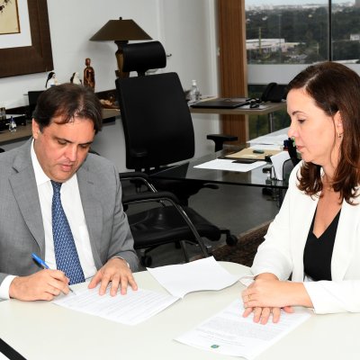 [OAB da Bahia e TRE-BA assinam acordo de cooperação para implementar sistema de nomeação de advogados dativos]