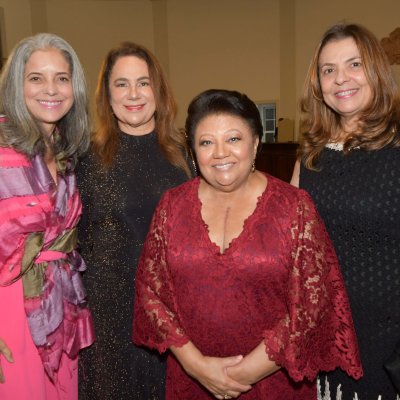[Esmeralda Oliveira é condecorada com a Ordem do Mérito Judiciário do Trabalho da Bahia – Comenda Ministro Coqueijo Costa]