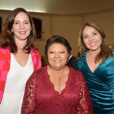 [Esmeralda Oliveira é condecorada com a Ordem do Mérito Judiciário do Trabalho da Bahia – Comenda Ministro Coqueijo Costa]