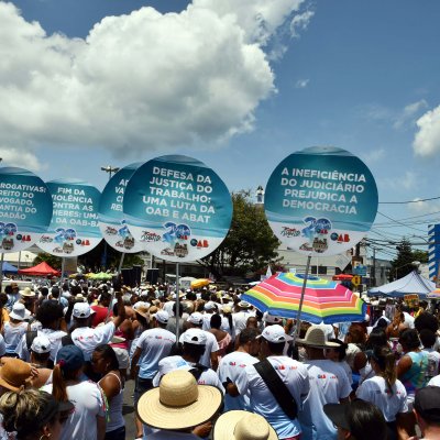 [Mais de 700 advogados esbanjam fé e energia na Lavagem do Bonfim]