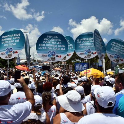 [Mais de 700 advogados esbanjam fé e energia na Lavagem do Bonfim]