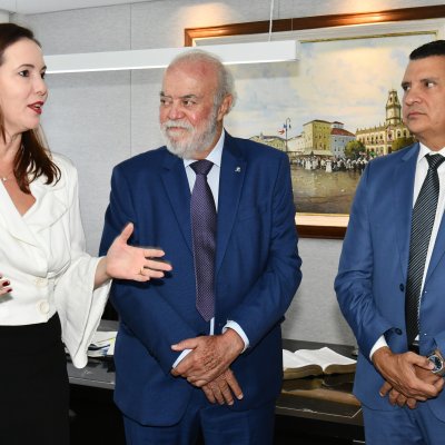 [OAB da Bahia inaugura sala da advocacia no TCE]