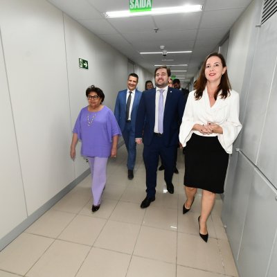 [OAB da Bahia inaugura sala da advocacia no TCE]