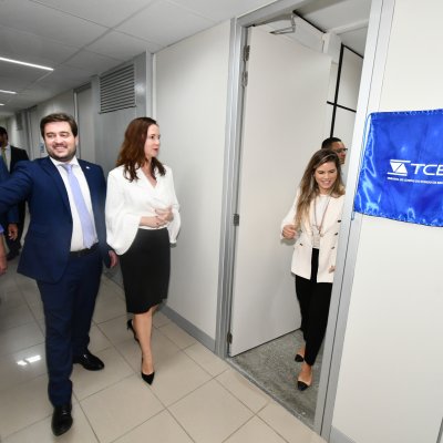 [OAB da Bahia inaugura sala da advocacia no TCE]