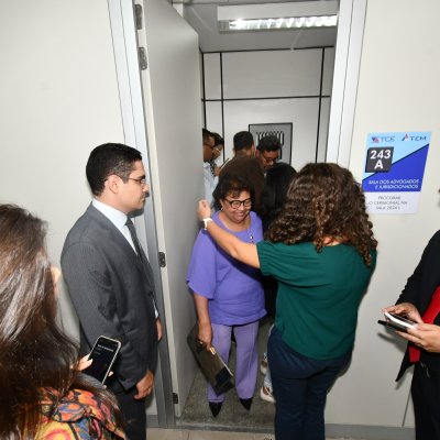 [OAB da Bahia inaugura sala da advocacia no TCE]