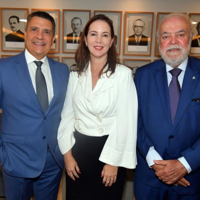 [OAB da Bahia inaugura sala da advocacia no TCE]