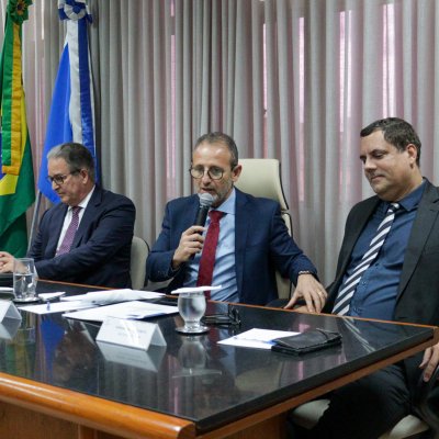 [Acordo de cooperação técnica TRE/Justiça Federal e entrega da Comenda Ministro Coqueijo Costa ao juiz federal Durval Carneiro Neto]