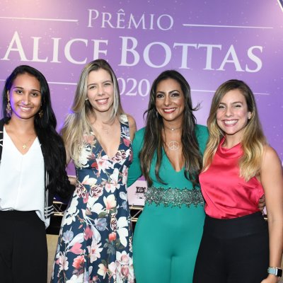 [Ana Patrícia recebe Prêmio Alice Bottas]