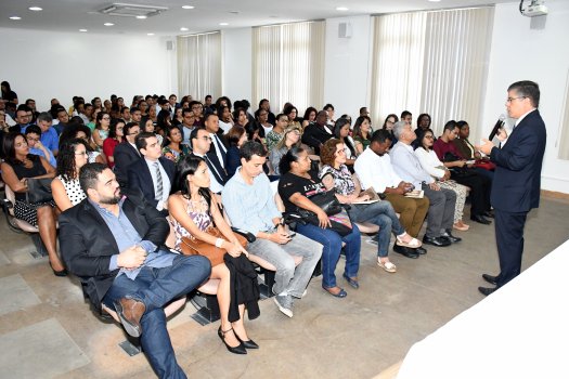 OAB-BA abre ciclo de palestras [OAB-BA abre ciclo de palestras