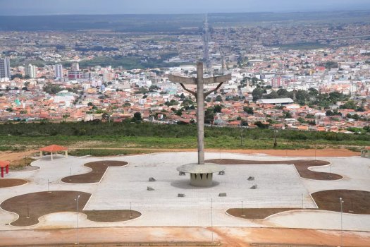 [Justiça reconhece inconstitucionalidade de cargos comissionados em atividades típicas de carreira na Prefeitura de Vitória da Conquista]