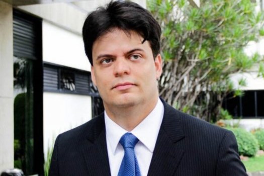 [OAB-BA aprova moção de pesar pela morte do colega Daniel Keller]