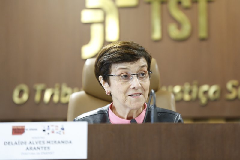 [Ministra do TST Delaíde Arantes fala sobre assédio moral em evento da OAB Bahia]